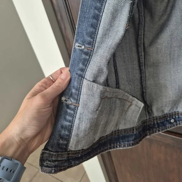 Classic Denim Jacket - Picture 4 of 7